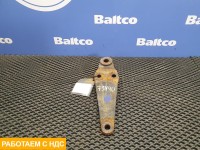 Кронштейн переднего амортизатор